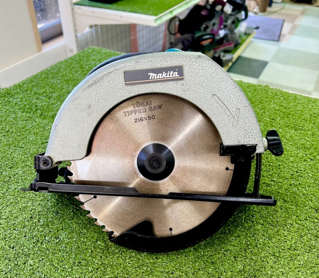 makita/マキタ 8型端切マルノコ 5700L